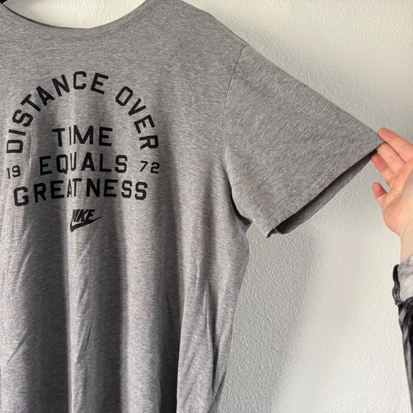 Nike Athletic Cut Retro Tee Short Sleeve Gray Men's XXL Distance Swoosh Tee - Picture 3 of 7